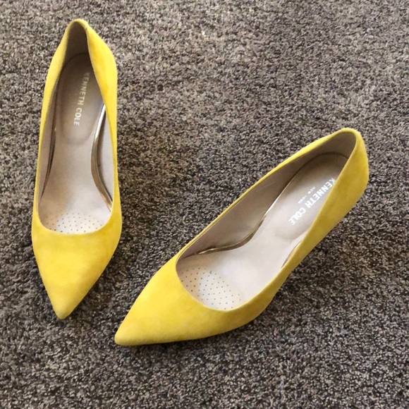 Kenneth Cole Riley Yellow Suede Pump 